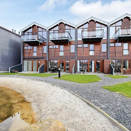 Apartment 4 Person In