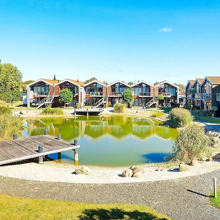 4 Person In Bogense-by Traum