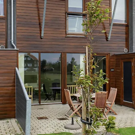 4 Person In Bogense-by Traum *