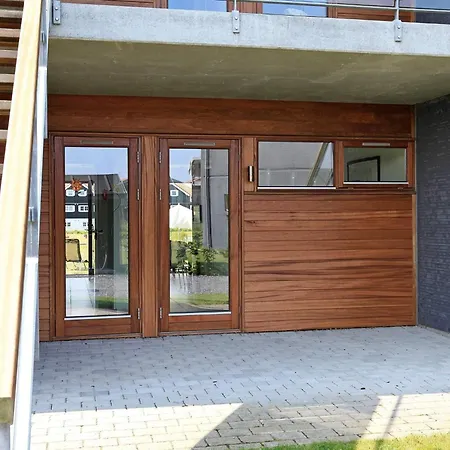 4 Person In Bogense-by Traum *