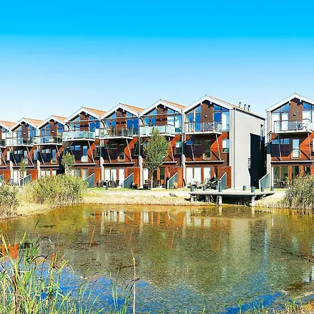 4 Person In Bogense-by Traum